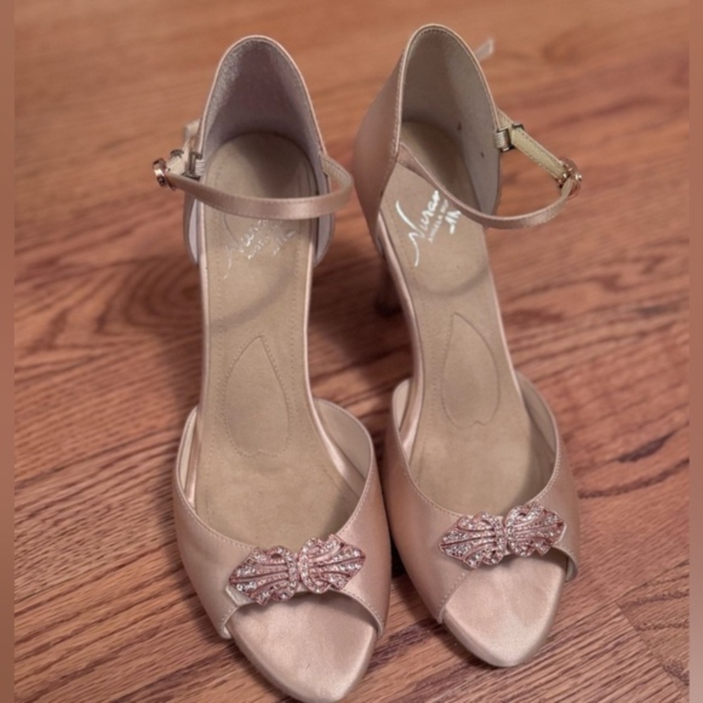 Angela Nuran Silk shoes - Picture 2 of 4